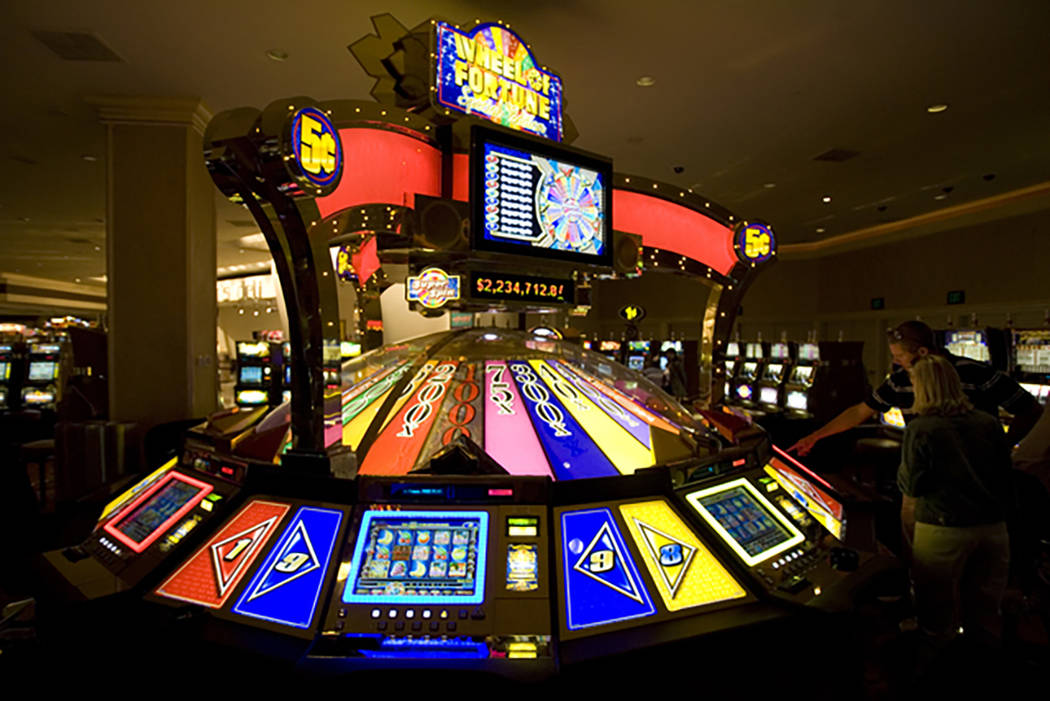 Columbus Deluxe slot for money